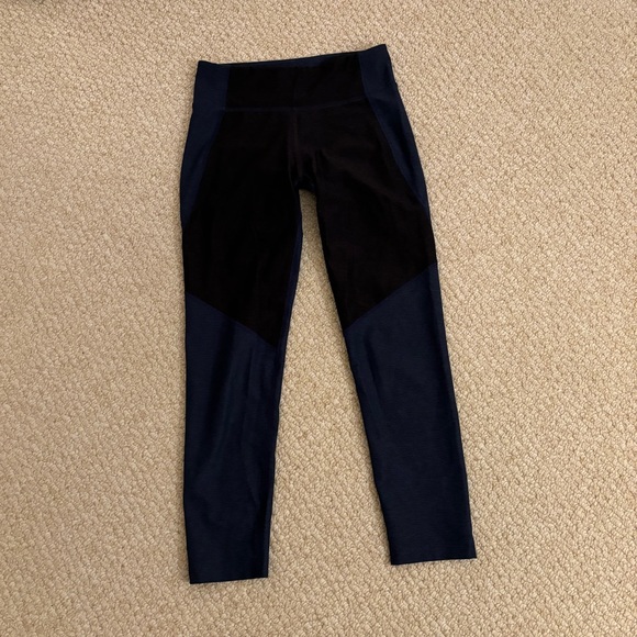 OUTDOOR VOICES Warmup 3/4 Leggings in Navy and Black Size Small - Picture 3 of 9